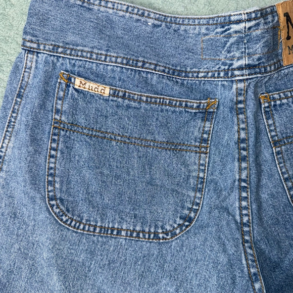 Mudd Womens Blue Jean Shorts Size 13 Zip closure Mom Y2k 3"inseam - Picture 9 of 11